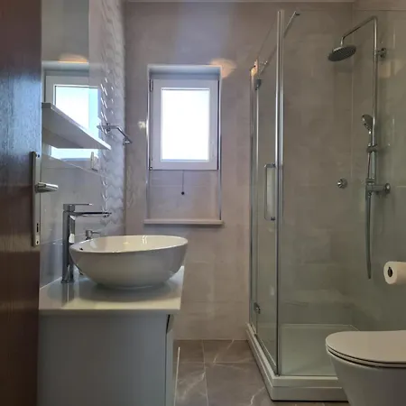 Apartments Jelica Supetar - Two Apartment - A Small House With A Private Yard - Two-Room Apartment With A Sea View - Free Parking Exterior photo