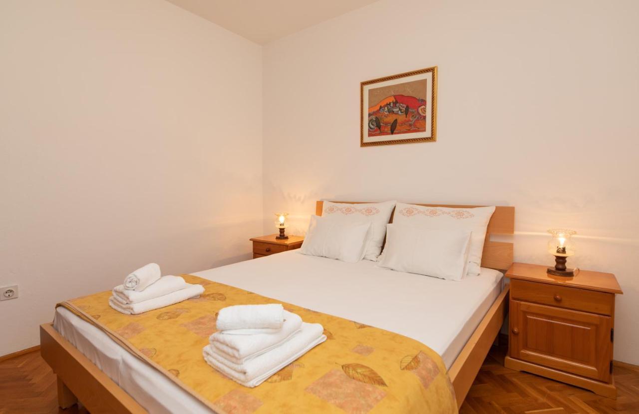 Jelica - Two - A Small House With A Private Yard - Two-room With A Sea View - Free Parking *