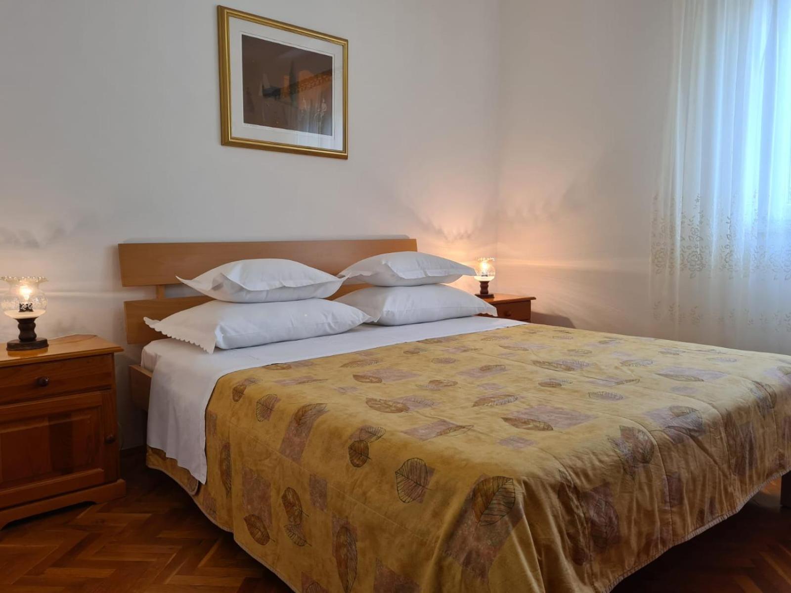 Jelica - Two - A Small House With A Private Yard - Two-room With A Sea View - Free Parking Apartment
