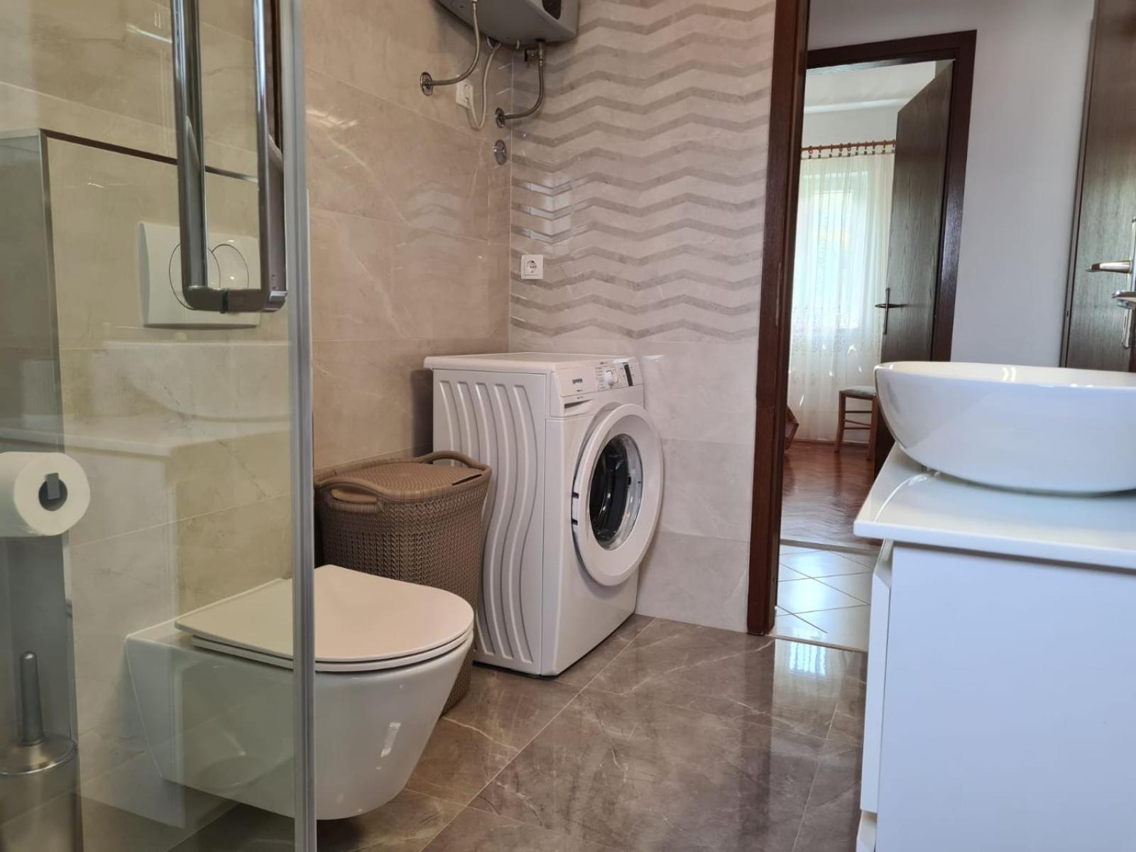 Jelica - Two - A Small House With A Private Yard - Two-room With A Sea View - Free Parking * Supetar