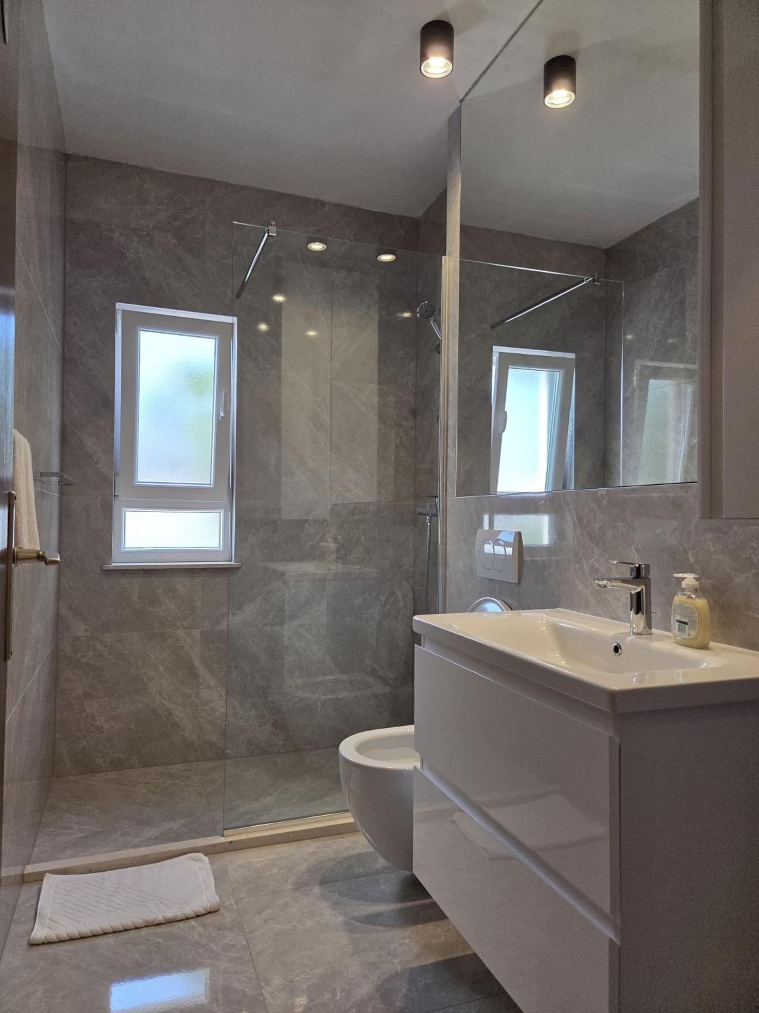 Apartment Apartments Jelena Supetar - Three Apartments - A Small House With A Private Yard - Two-Room Apartment With A Sea View - Three-Room Apartment With Garden And Barbecue - Free Parking *