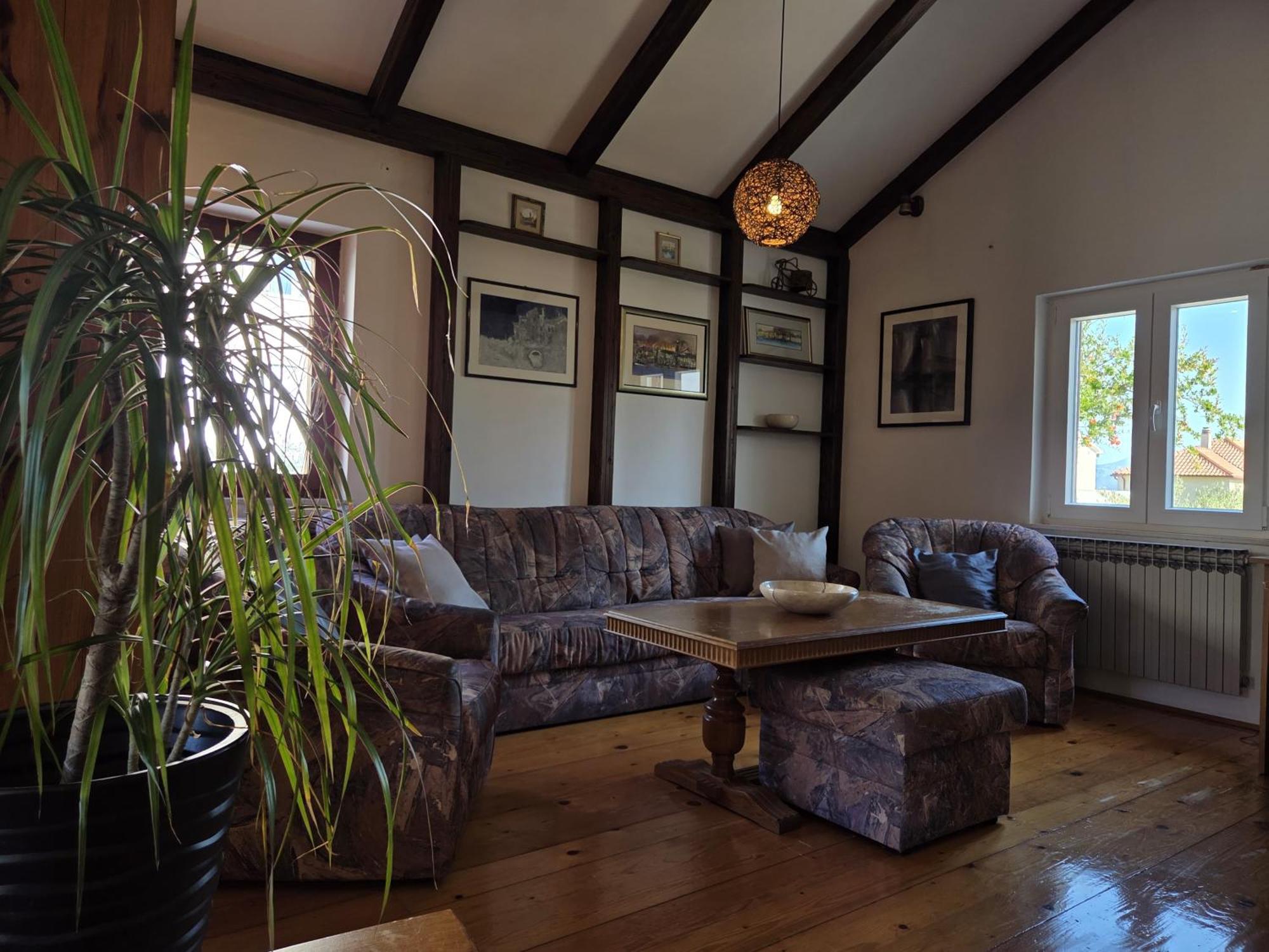 Apartment Apartments Jelena Supetar - Three Apartments - A Small House With A Private Yard - Two-Room Apartment With A Sea View - Three-Room Apartment With Garden And Barbecue - Free Parking Supetar