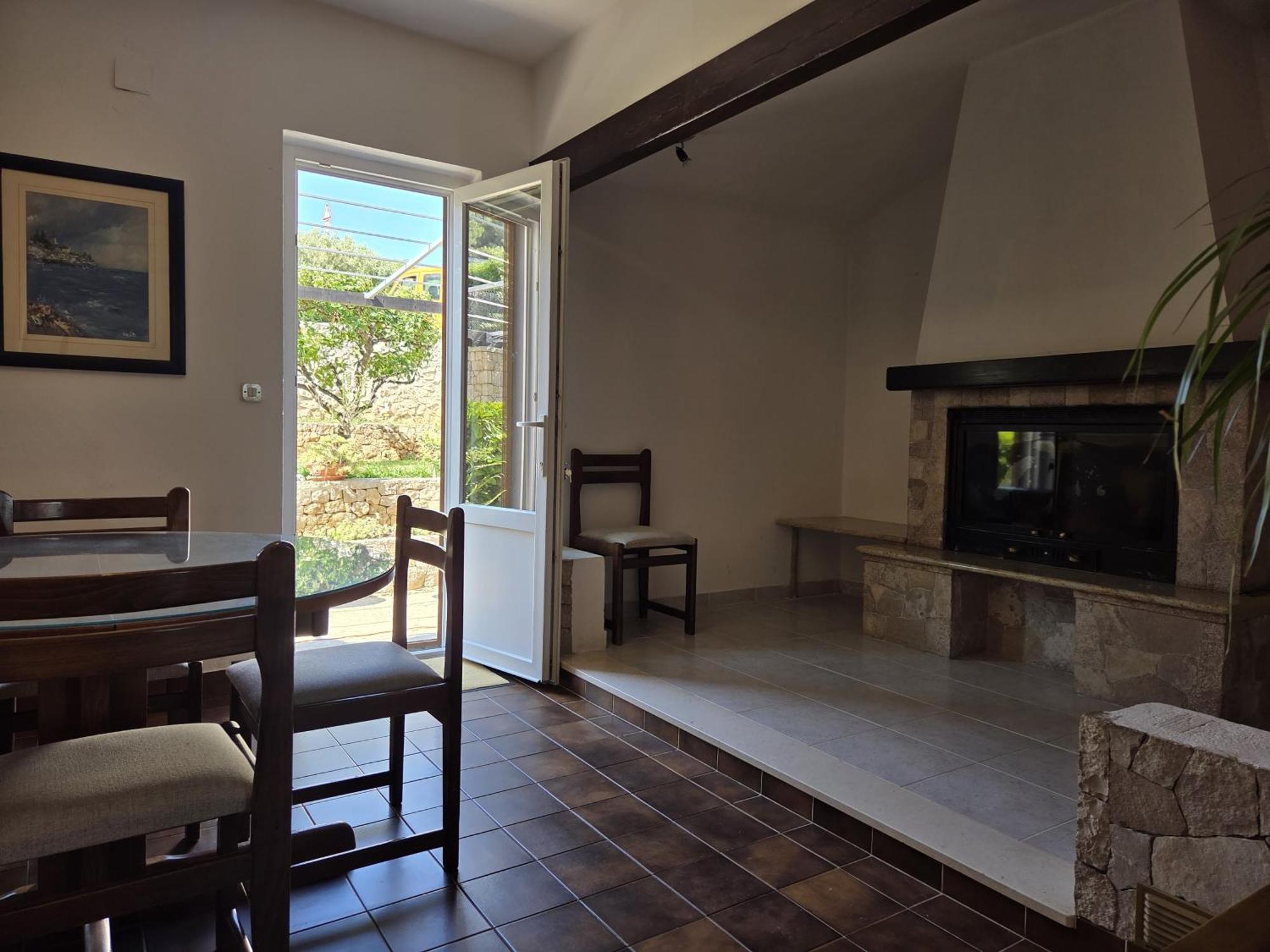Apartments Jelena Supetar - Three Apartments - A Small House With A Private Yard - Two-Room Apartment With A Sea View - Three-Room Apartment With Garden And Barbecue - Free Parking *